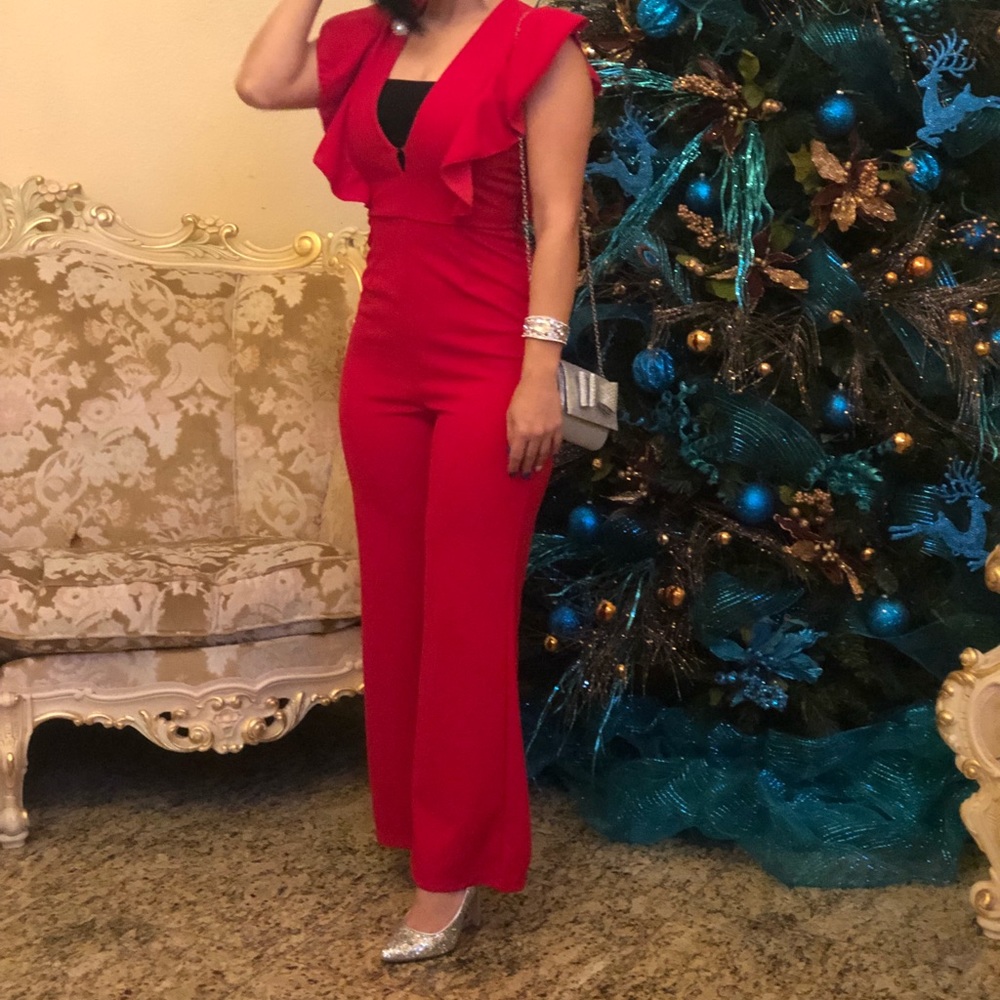 Super cute and trendy red jumpsuit